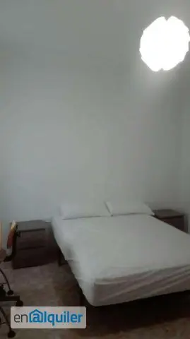 Alquiler piso estudiantes Granada 100m2 3 habitaciones