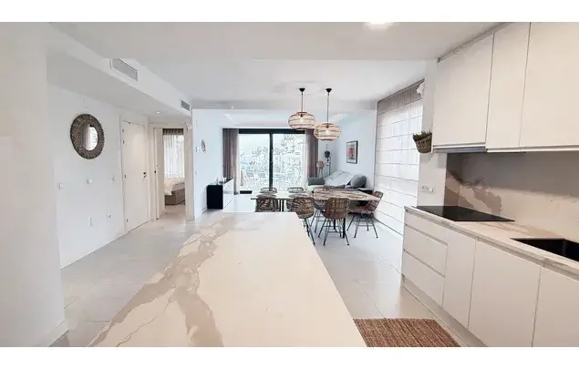 Apartamento en Primera Linea de Playa Estepona 2 Dormitorios 86m2