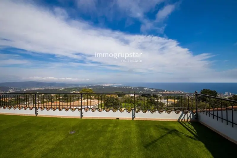 Apartamento en Platja dAro con Vistas al Mar y Piscina