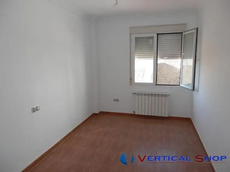 Venta Piso con calefacción en Avenida Valencia Caudete