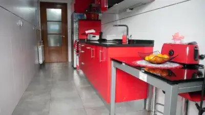 Vivienda Seminueva en Lemoa 85m2 Tres Dormitorios Jardin Terraza