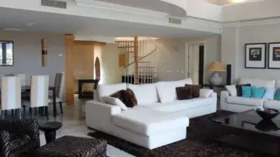 Ático de Lujo en Magna Marbella con Piscina Privada