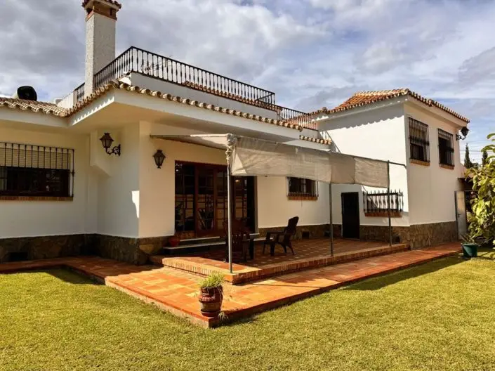 Villa de Lujo 6 Dormitorios en Monsalve Churriana