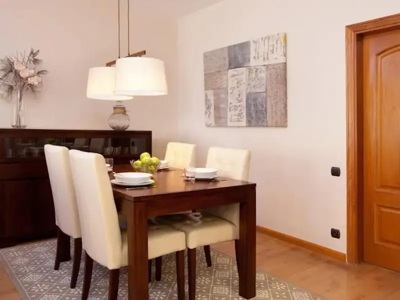 Apartamento 4 dormitorios 1 ba
															
															
															
															
															
															
															
														ño en Barcelona