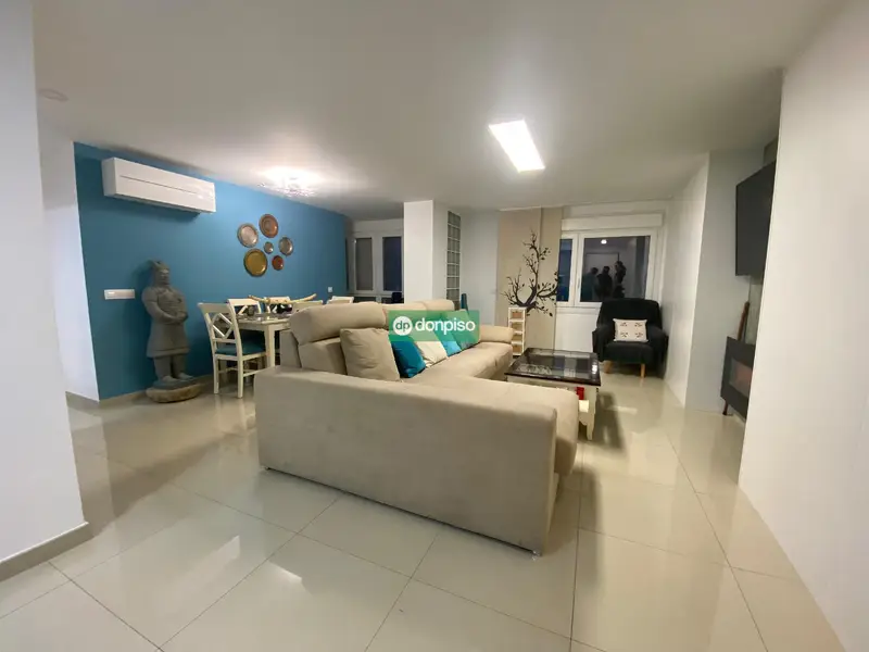 Apartamento en venta. Magnifico piso en la calle principal de Cáceres?, con una reforma integral y estetica oriental. Revalorización asegurada