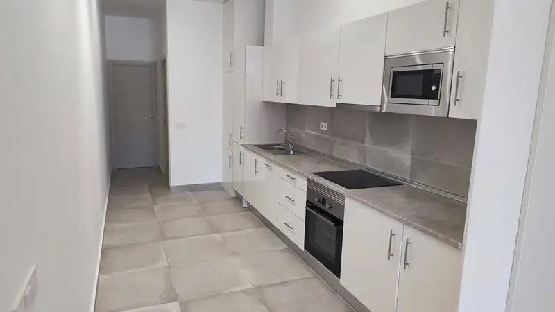 Piso en venta en Málaga: 1 o 2 habitaciones, 2 baños, luminoso