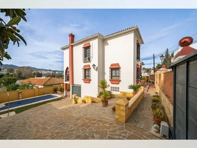 Casa Villa 5 Dormitorios Coin Piscina Jardin Barbacoa