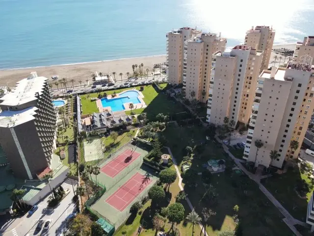 Apartamento 3 Dormitorios Torremolinos Vistas al Mar y Montaña
