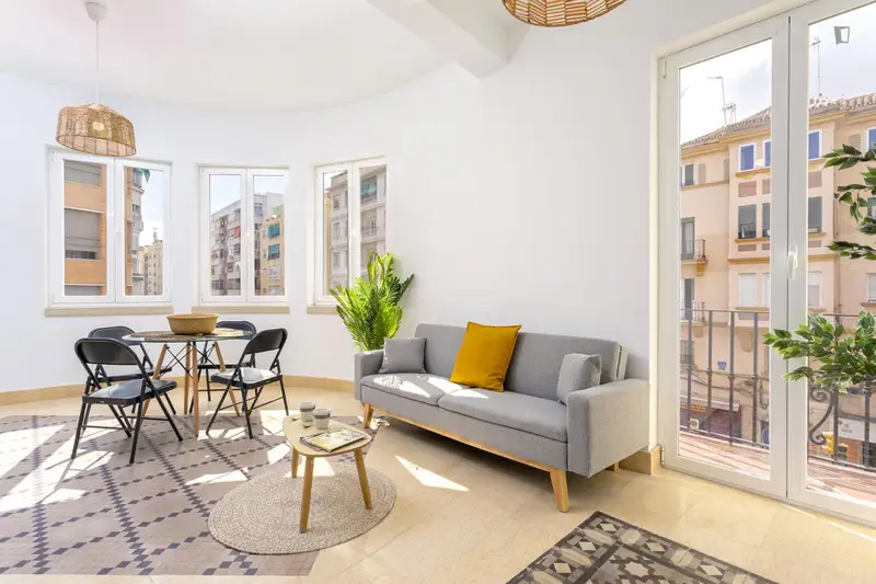 Coliving Málaga Habitaciones Amuebladas Servicios Incluidos
