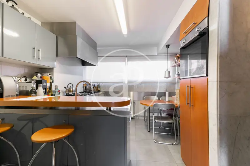Atico Duplex en Les Tres Torres con Piscina Privada