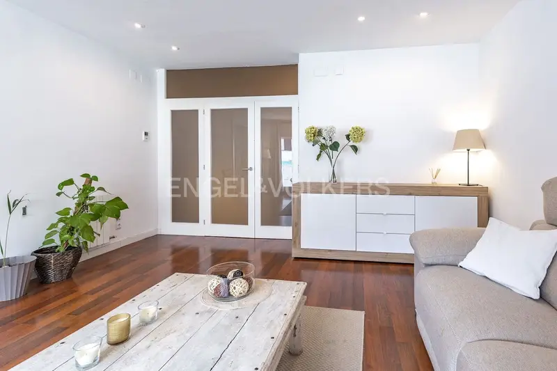 Casa en Venta en Rubi Barcelona Amplia Moderna con Terraza