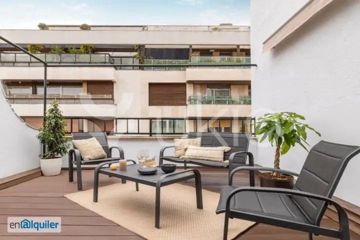 Alquiler Piso Amueblado Almagro 3 Dormitorios 2 Baños Terraza
