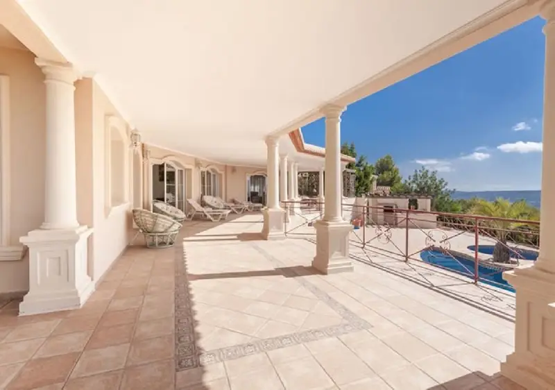 Villa de Lujo en Montgó Jávea con Pista de Tenis y Vistas Panorámicas