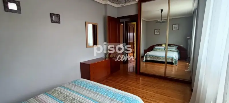 Piso en venta en Barrio del Llosacampo con garaje y trastero