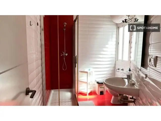 Estudio Rojo en Russafa Valencia