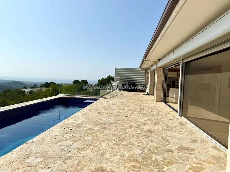 Casa de Lujo en Castellet i la Gornal con Piscina y Garaje