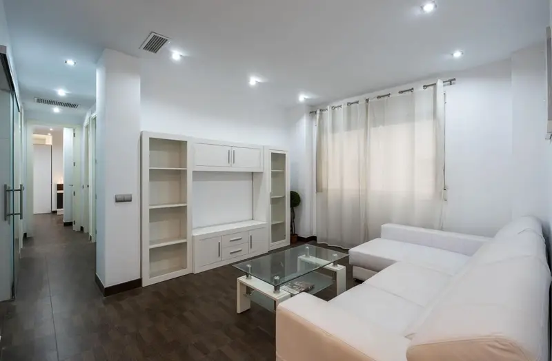 Apartamento Reformado en Centro de Valencia Cerca de Colon