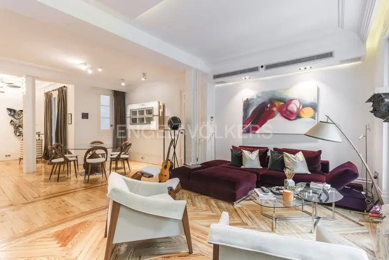 Apartamento en venta en Almagro Madrid