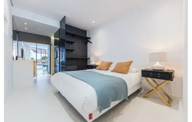 Apartamento de Lujo en Ibiza con Vistas a la Marina