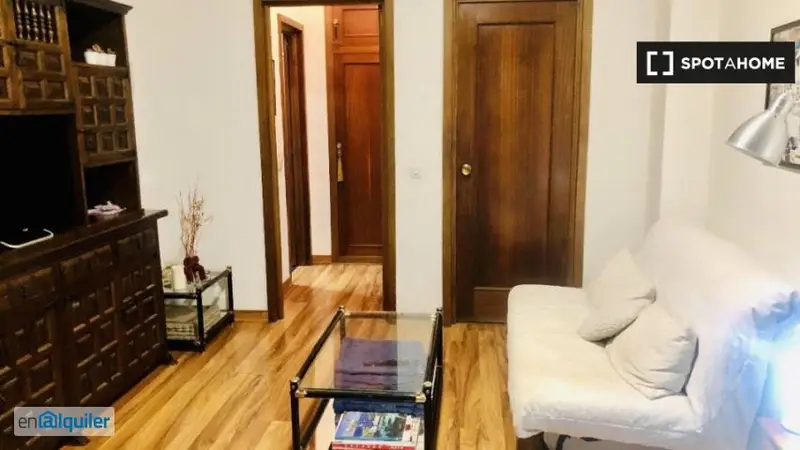 Rent furnished apartment elevator Madrid