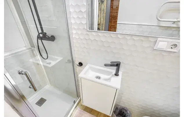 Rent 2 bedroom apartment of 65 m² in Madrid