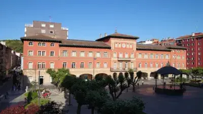 Piso en venta en Erandio: Luminoso con balcón y vistas