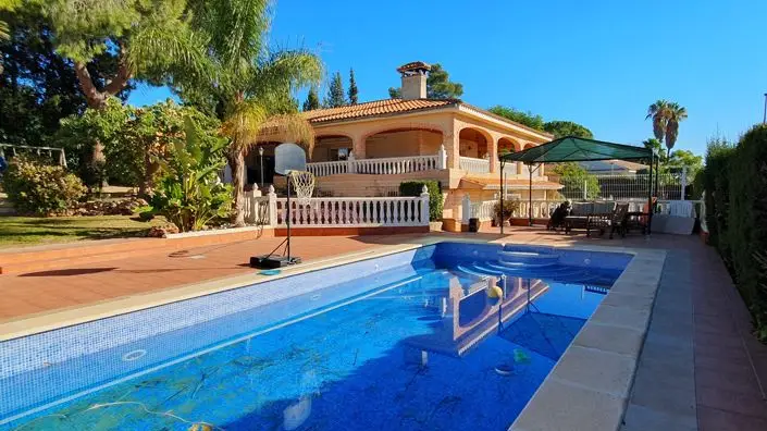Villa de Lujo 7 Dormitorios en La Pobla de Vallbona
