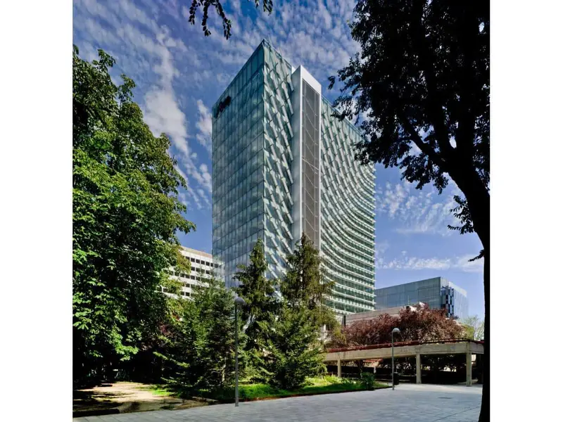 Oficina en Alquiler AZCA Madrid Edificio Moderno