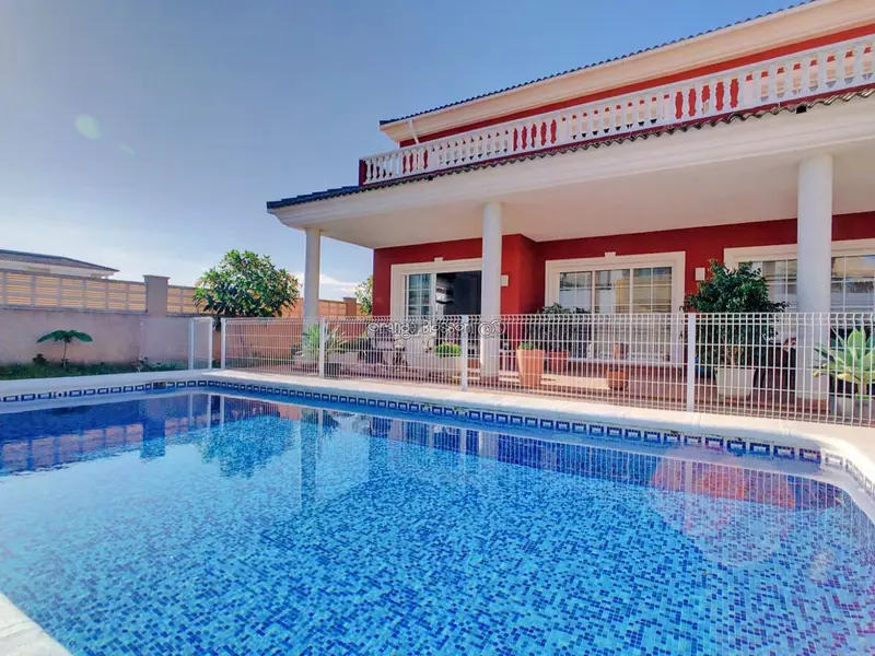 Chalet en Venta Daimus Valencia 7 Dormitorios Piscina Cerca Playa