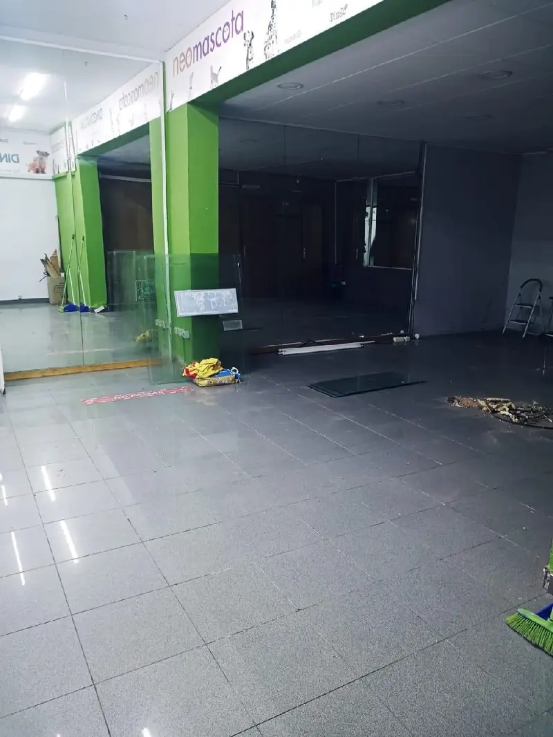 Venta Local Comercial Olesa Montserrat 55m2 Centrico