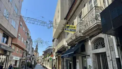 Casa con Local Comercial en Porriño Centro