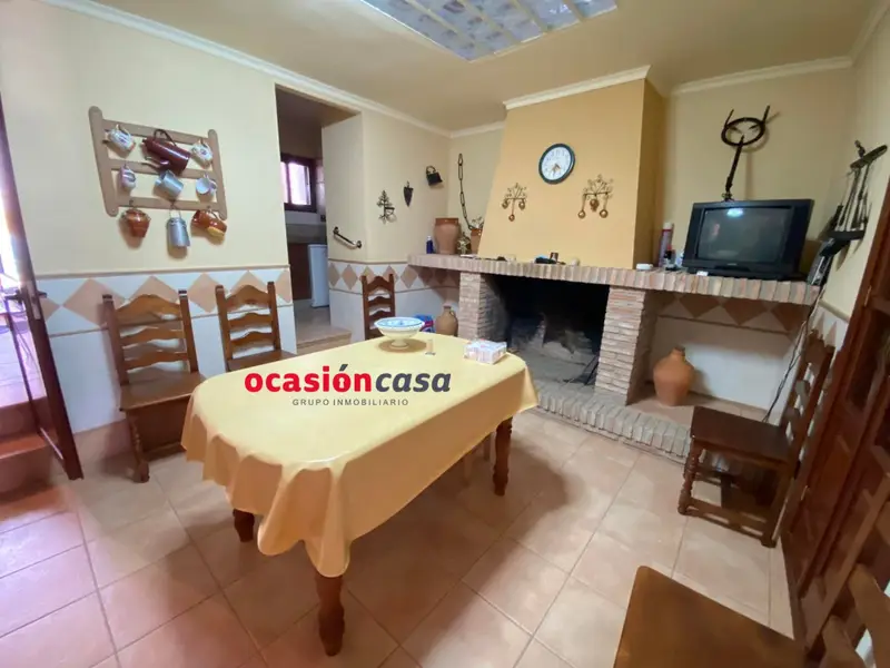 Casa Rural Reformada en Belmez con 4 Dormitorios y Patio