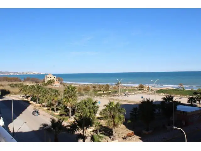 Apartamento con Vistas al Mar y Piscina en Tavernes de la Valldigna
