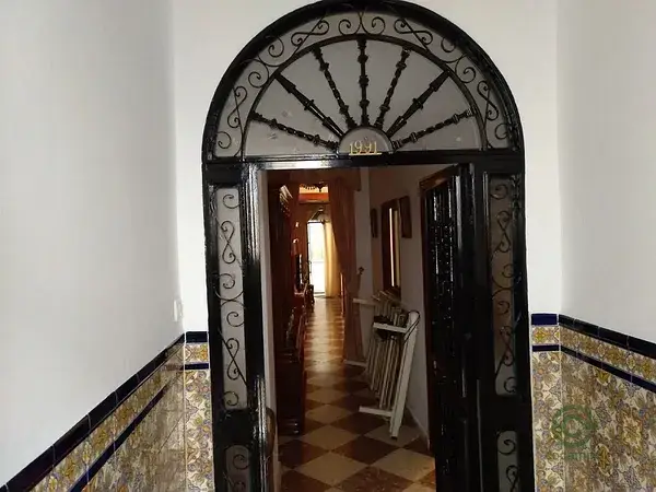 Casa con Nave Industrial en Brenes Sevilla
