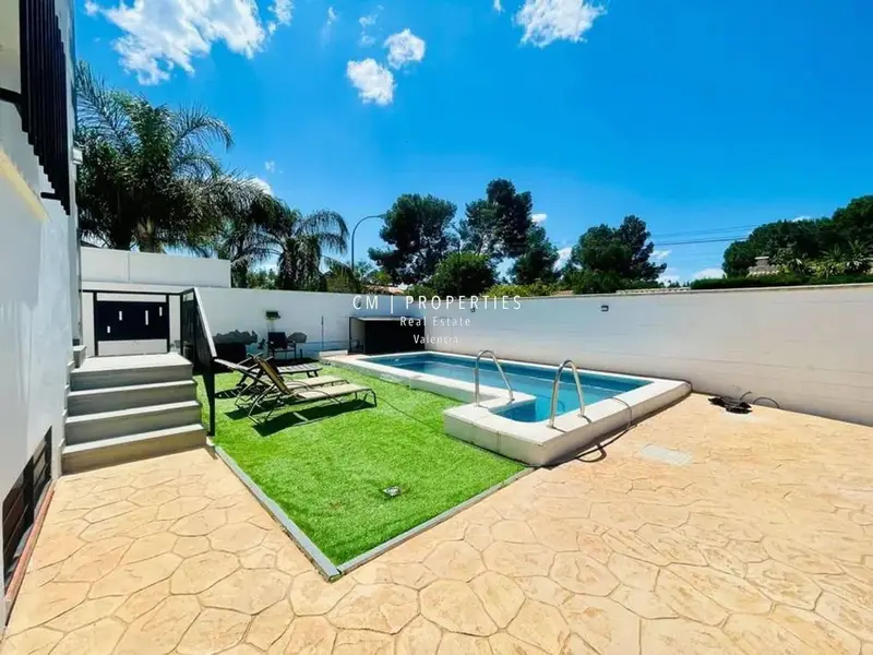 Chalet en Venta en La Eliana Valencia