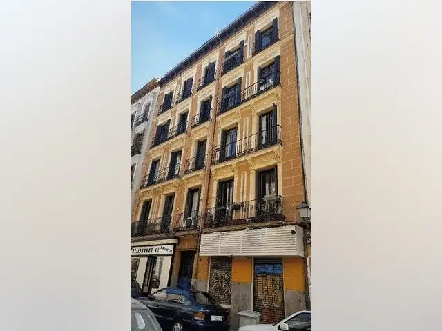 Edificio en Venta Madrid Centro 16 Apartamentos 2 Locales