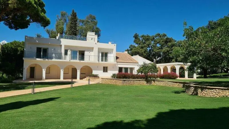 Villa de Lujo Renovada en Marbella 5 Suites 7000m2 Jardin
