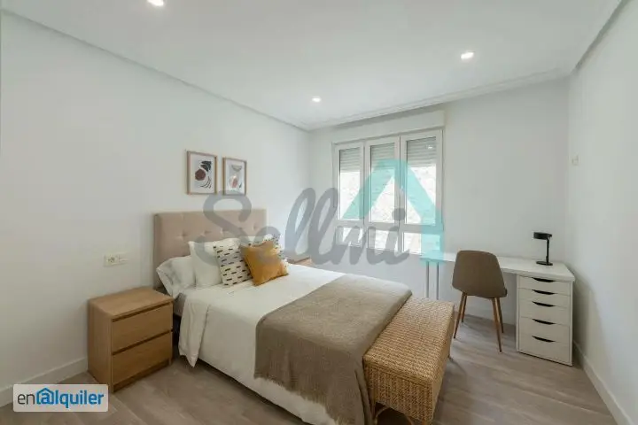 Alquiler Piso 97m2 Oviedo 4 habitaciones 2 baños Estudiantes