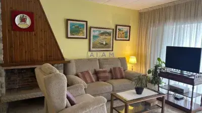 Piso en Venta Cerca de la Playa 4 Habitaciones 2 Baños