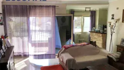Casa adosada en venta en Chiva