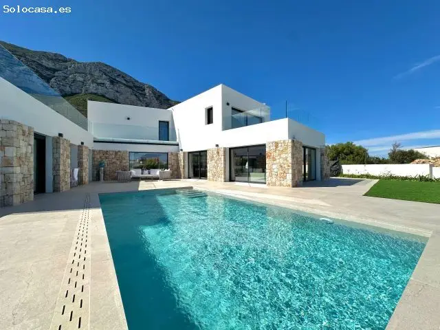 Chalet En Venta En Denia, Alicante