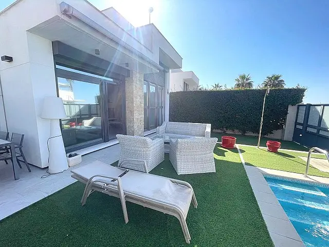 Villa 3 Dormitorios Ciudad Quesada Piscina Privada