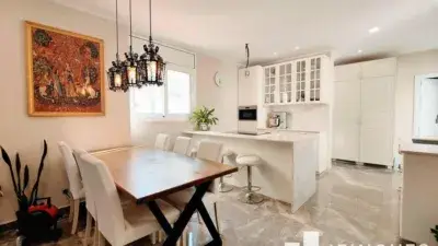 Chalet en venta Sant Feliu de Codines 5 habitaciones 3 banos