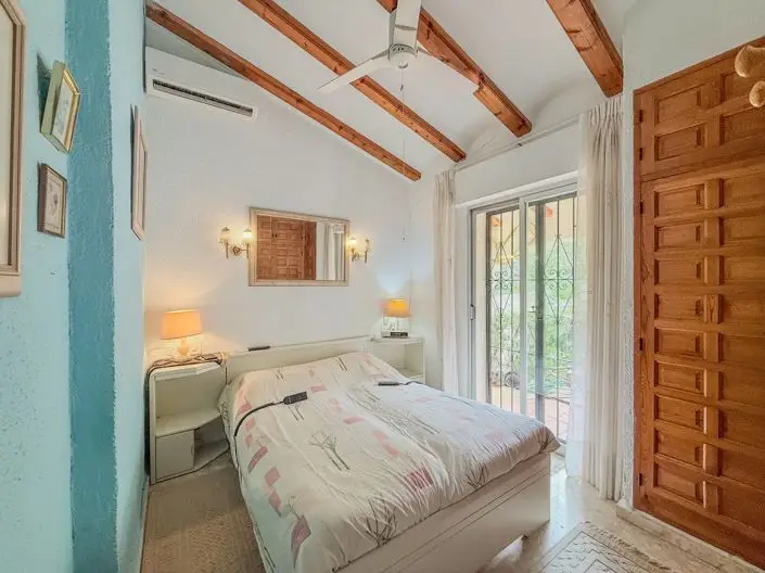 Villa de 4 Dormitorios en Benidoleig con Vistas Impresionantes