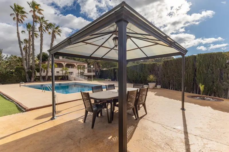 Venta Chalet con Chimenea en Petrer - Finca Rústica con Piscina