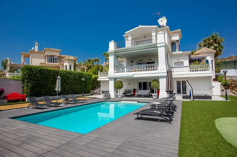 Chalet de Lujo 5 Dormitorios Marbella Piscina Privada