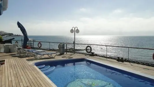 Villa en primera línea de playa El Chaparral