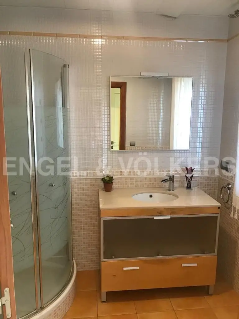 Chalet en Castelldefels con Piscina Privada y Jardin