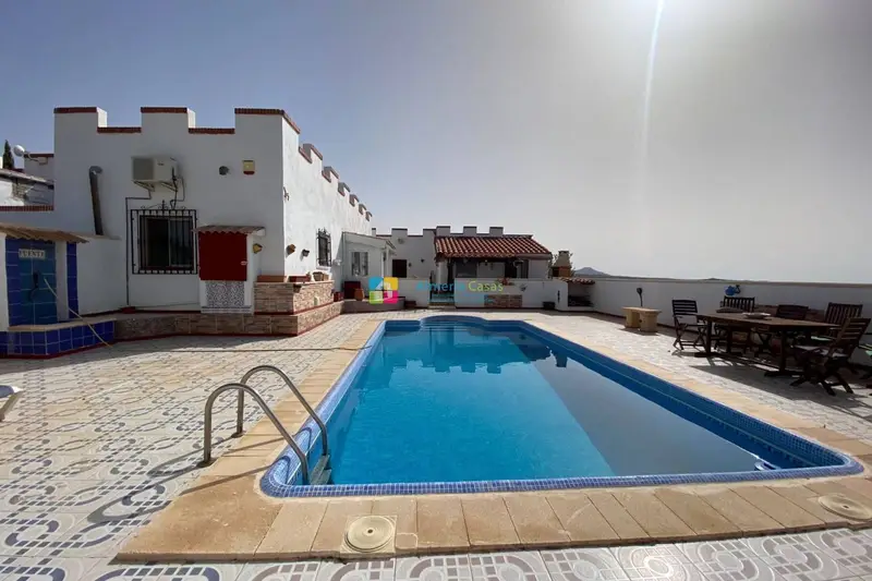 Chalet en Venta Arroyo Medina Oria Almeria con Piscina y Garaje