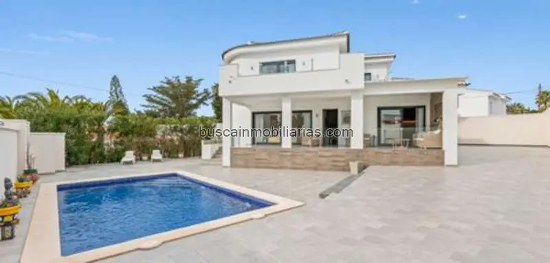Villa Moderna en Quesada Lujo y Confort